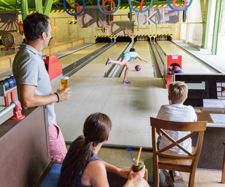 Bowling Bar