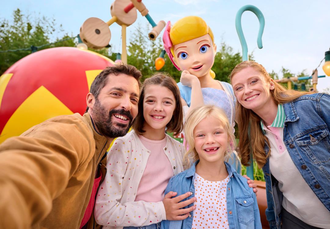 MagicBreaks Disneyland® Paris Late Deals carousel banner