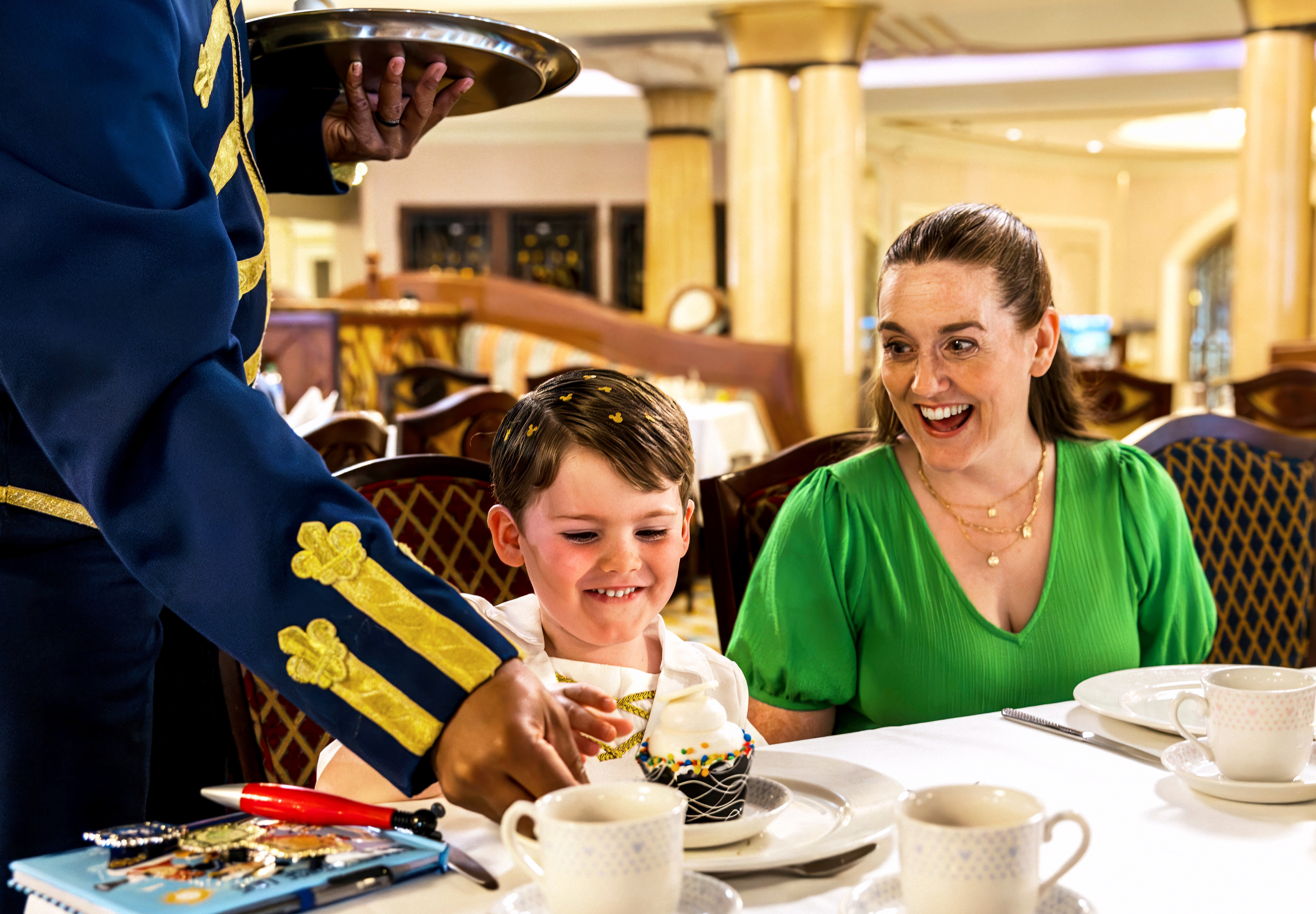 MagicBreaks Dining Information carousel banner